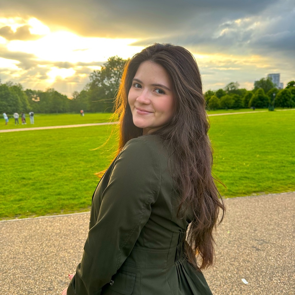 Meet your Posher, Ariana